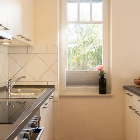 Schoenes Mit Balkon, Parkplatz, Wlan Feriehus